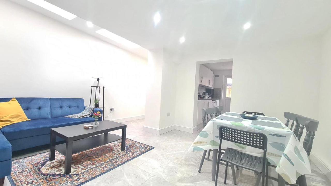 Cosy Room In Manor Park 伦敦 外观 照片